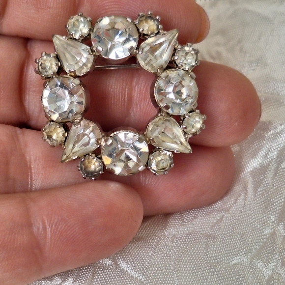 Vintage  Made In Austria Signed Clear Rhinestone Brooch - Picture 5 of 5